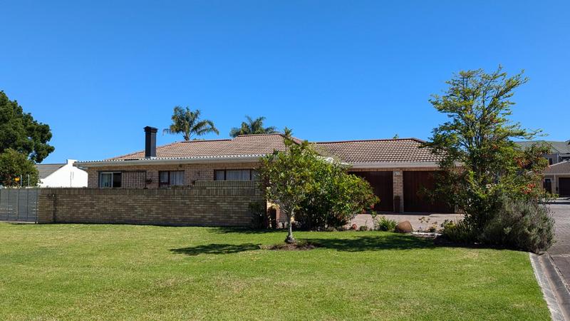 3 Bedroom Property for Sale in Denver Park Western Cape